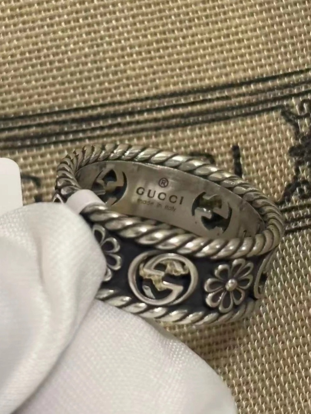 Authentic Gucci Silver Flower & Rope Ring - Picture 4 of 8